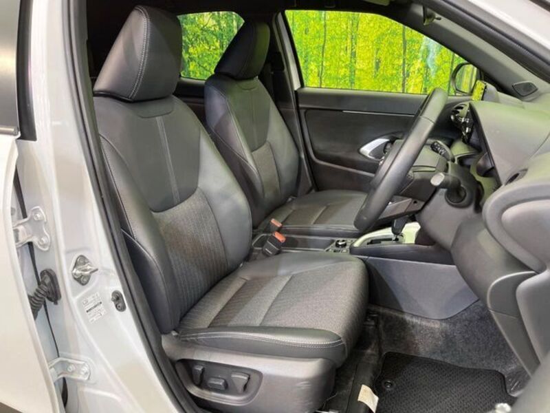 YARIS CROSS