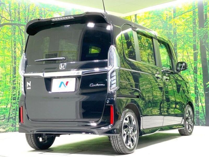 N BOX CUSTOM