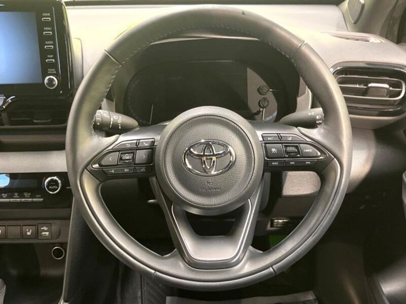 YARIS CROSS
