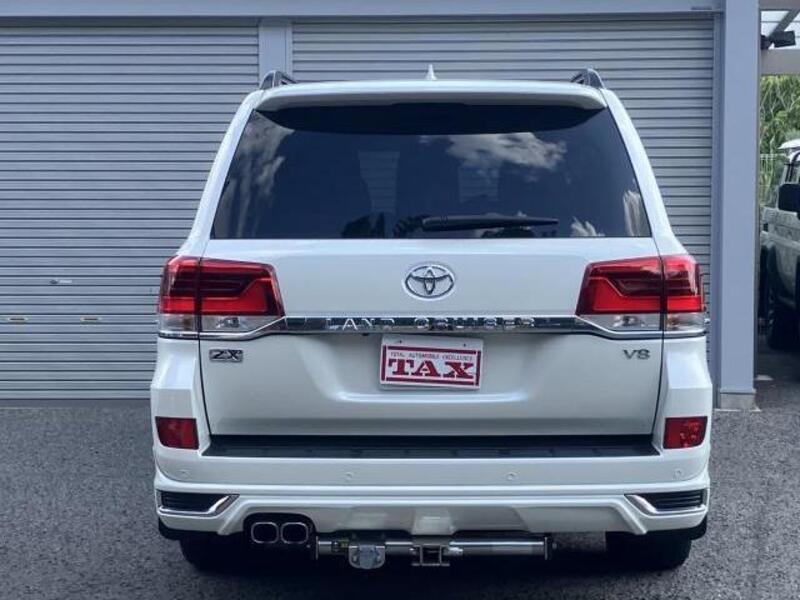 LAND CRUISER