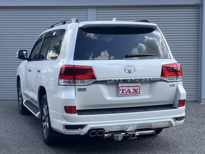 LAND CRUISER