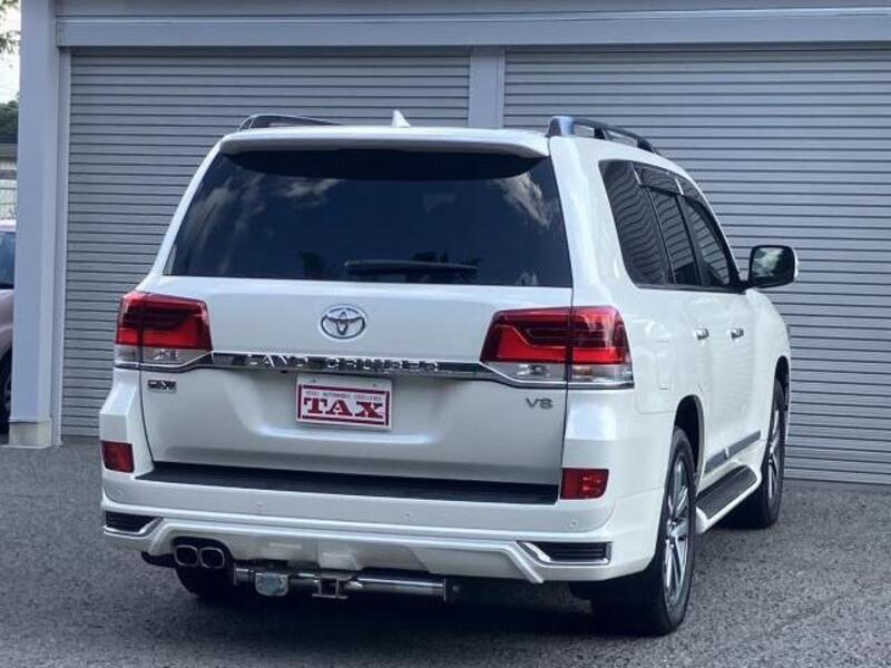 LAND CRUISER
