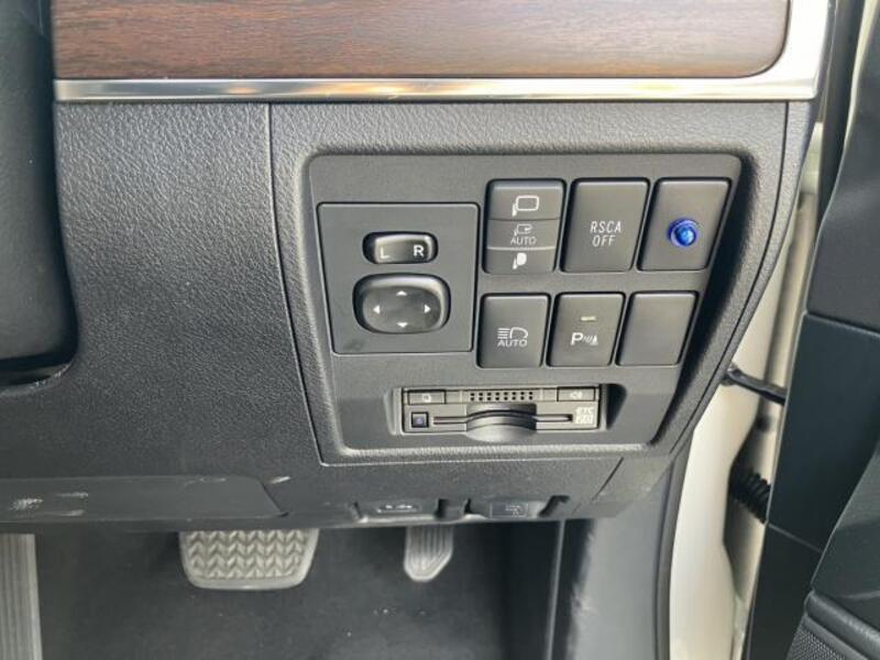 LAND CRUISER