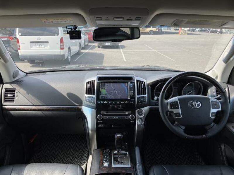 LAND CRUISER