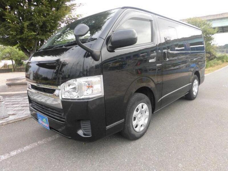TOYOTA Regiusace Van