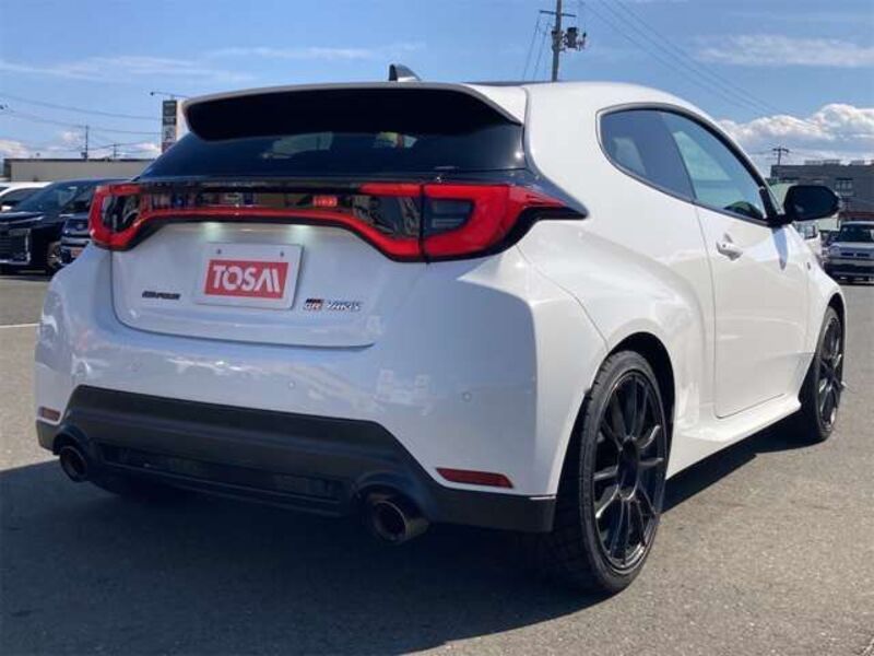 GR YARIS