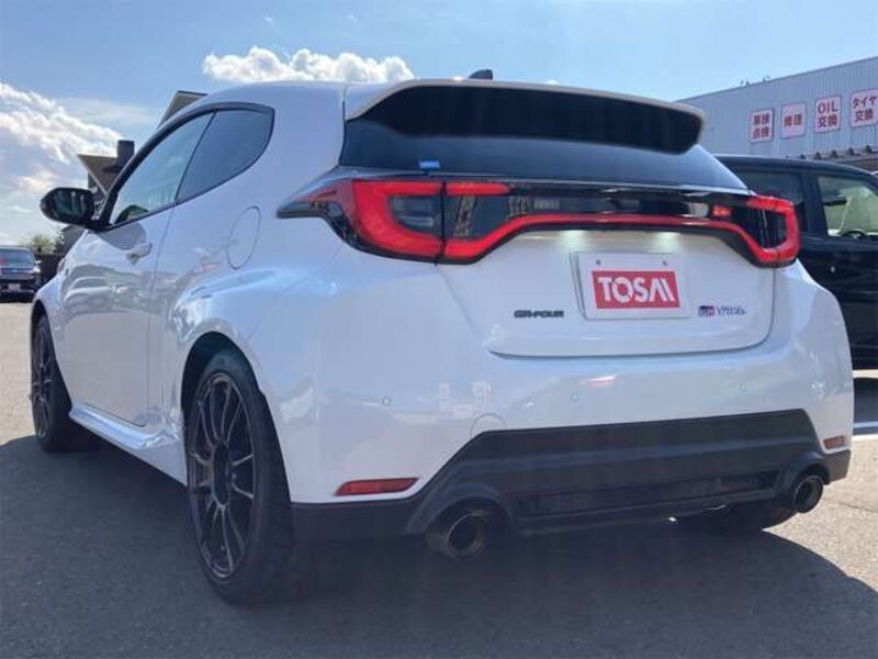 GR YARIS
