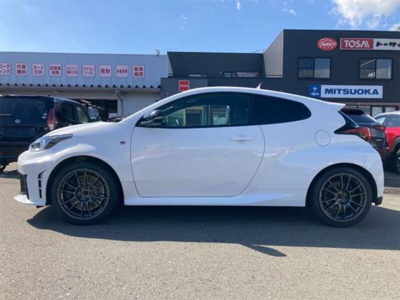 GR YARIS