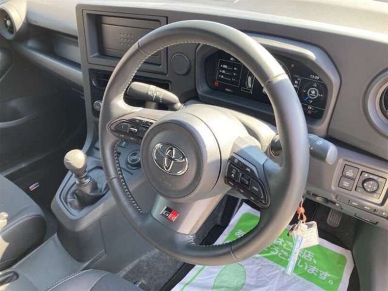 GR YARIS