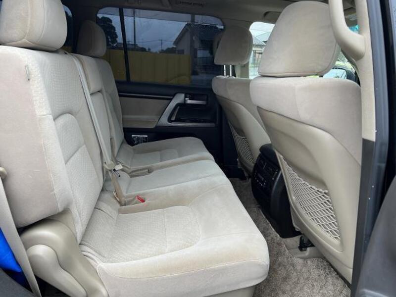 LAND CRUISER