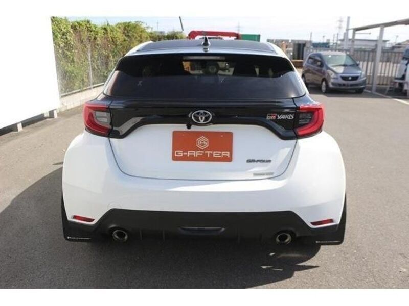 GR YARIS