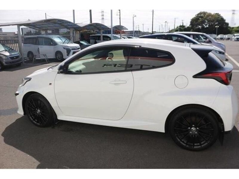 GR YARIS