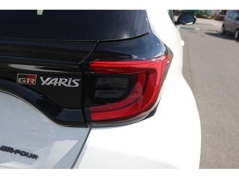 GR YARIS