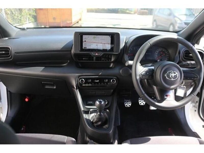 GR YARIS