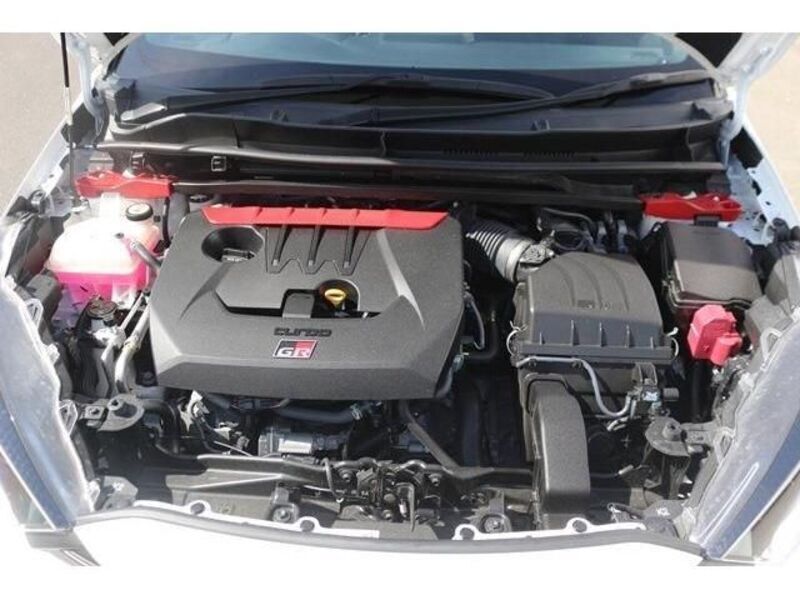GR YARIS