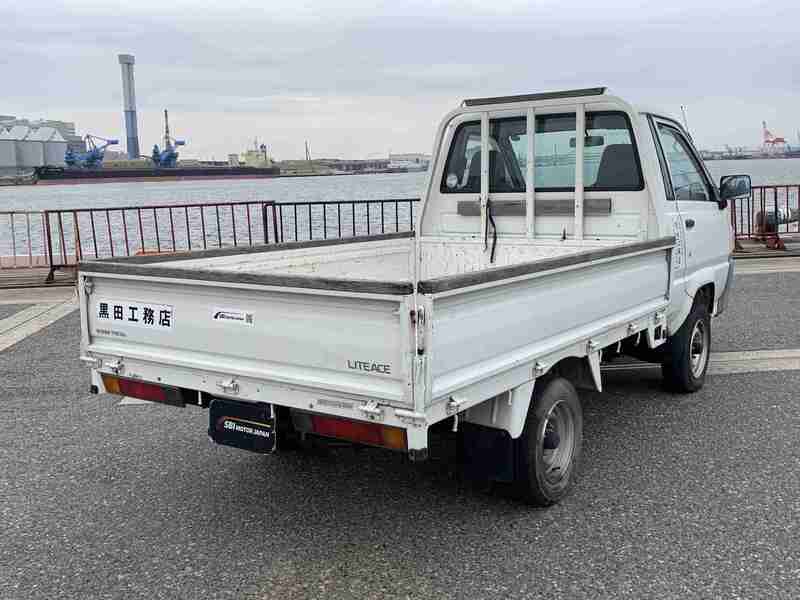 TOWNACE TRUCK