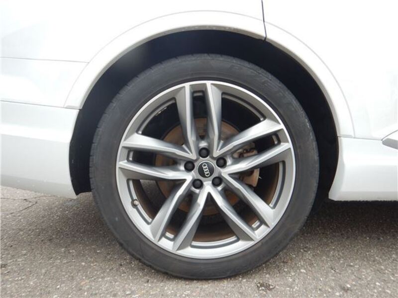 Q7