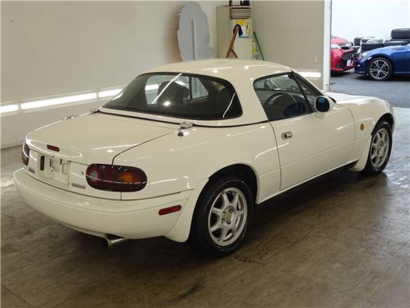 EUNOS ROADSTER