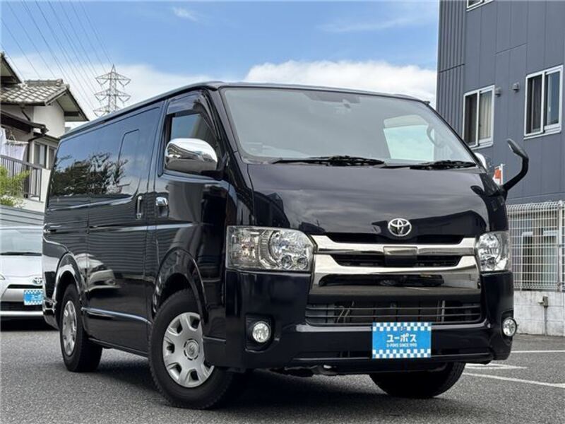 TOYOTA HIACE