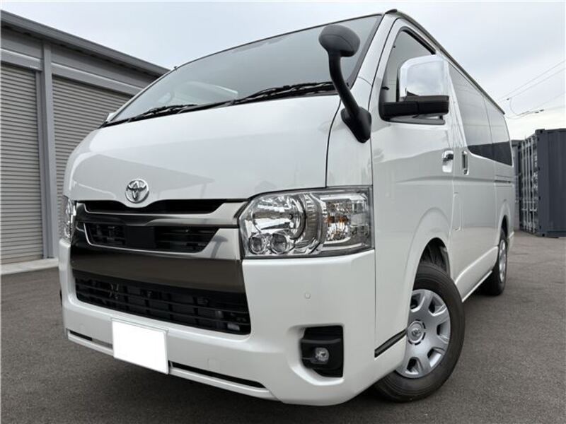 TOYOTA HIACE