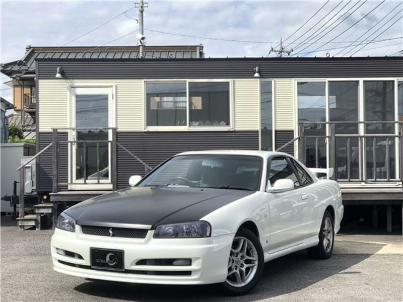 NISSAN SKYLINE