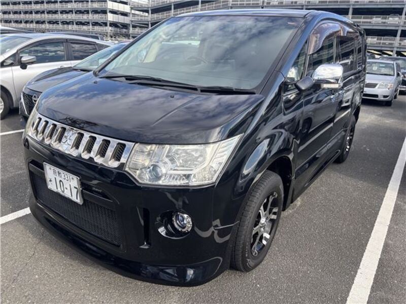 MITSUBISHI DELICA D5