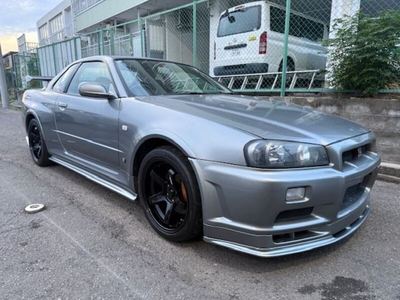 NISSAN SKYLINE