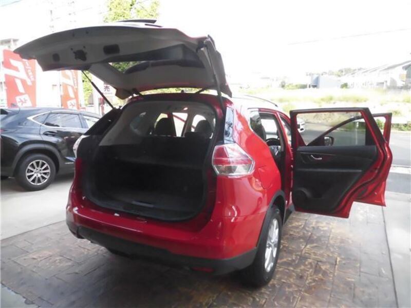 X-TRAIL