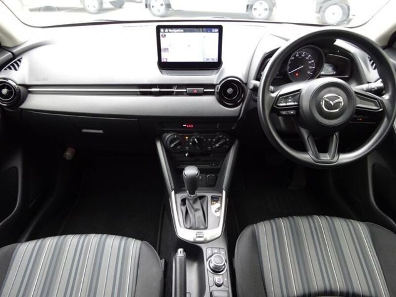 MAZDA2