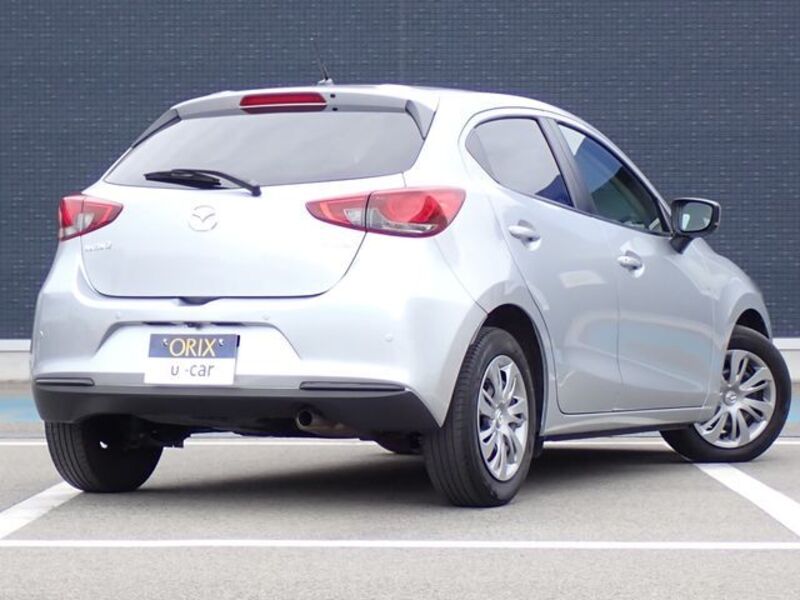MAZDA2