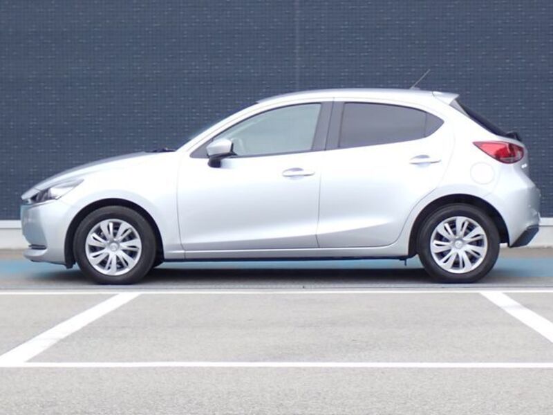 MAZDA2
