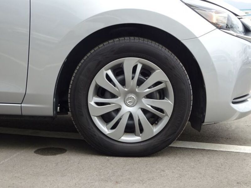 MAZDA2