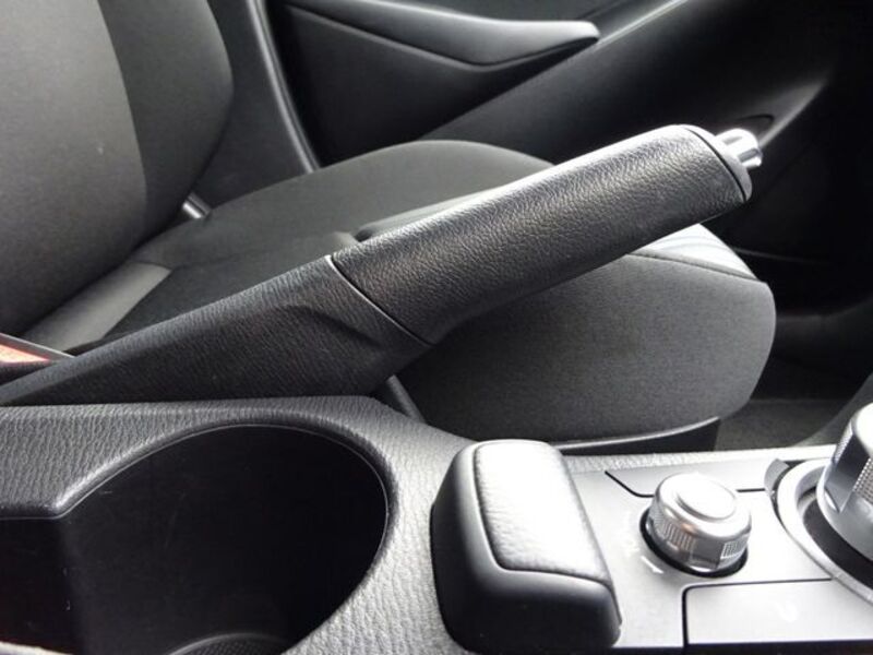 MAZDA2