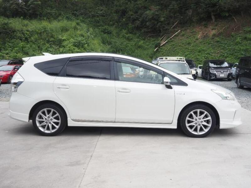 PRIUS ALPHA
