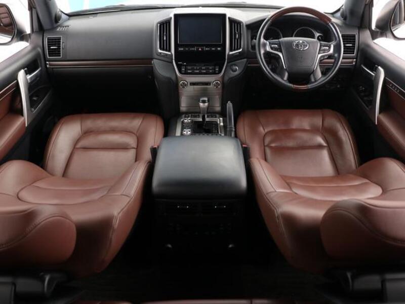 LAND CRUISER