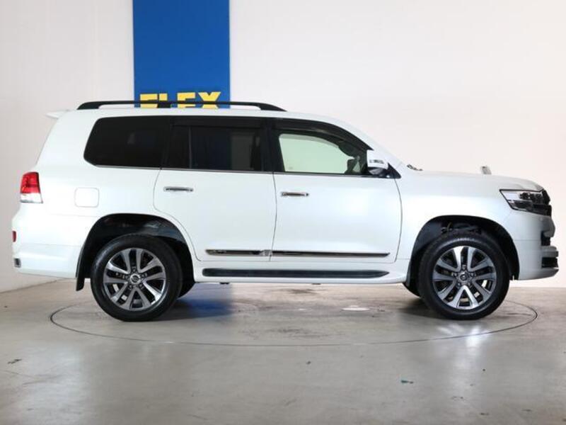 LAND CRUISER