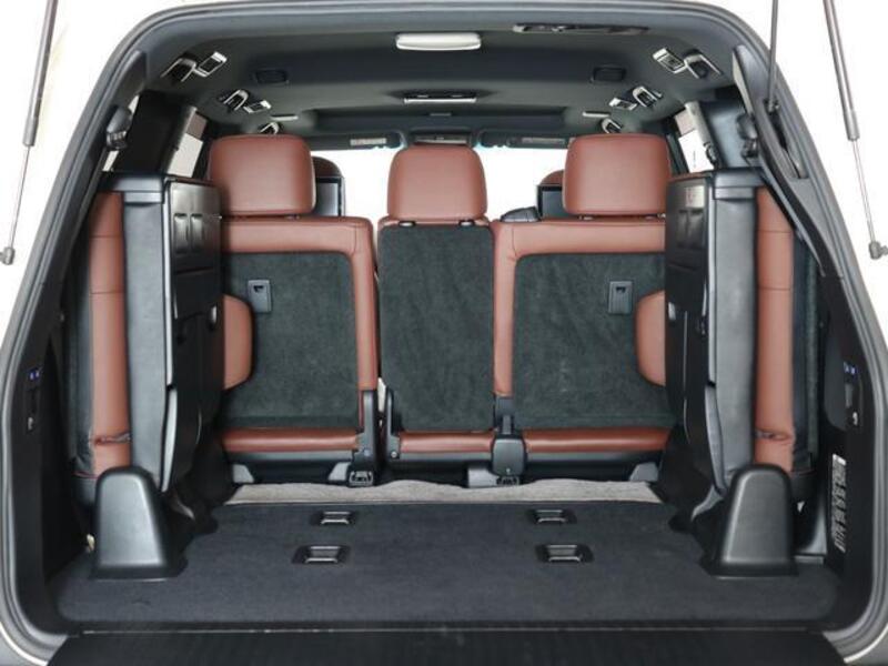 LAND CRUISER