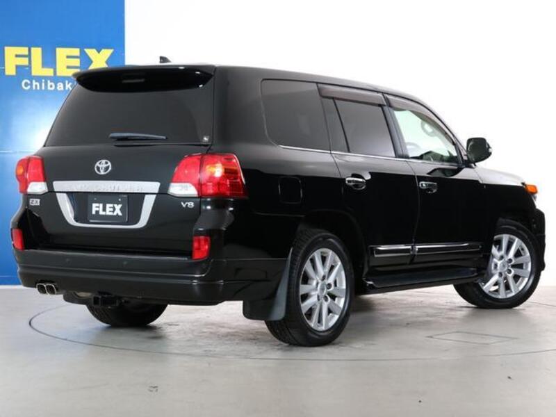 LAND CRUISER