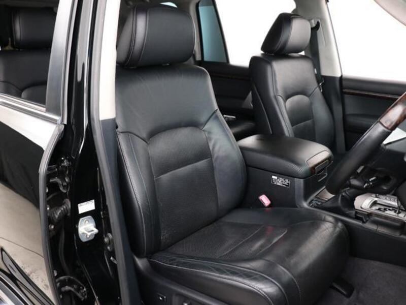 LAND CRUISER