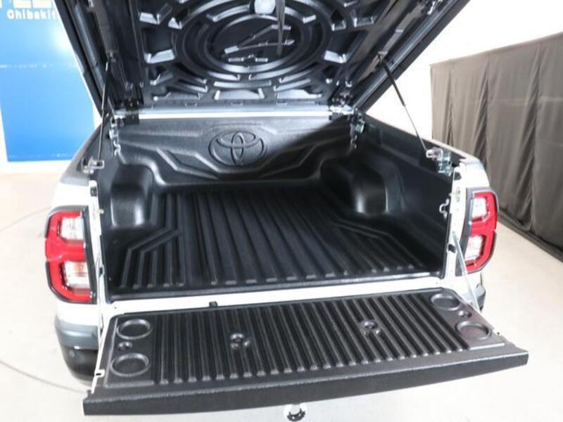 HILUX