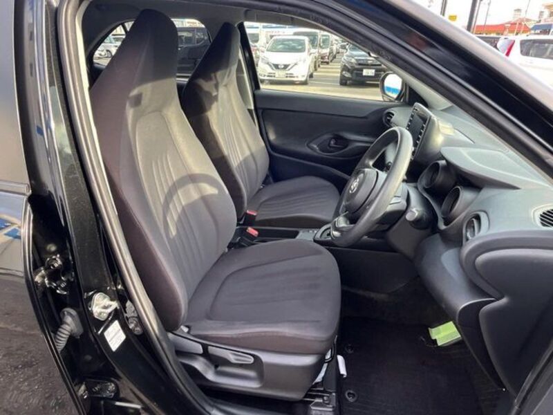 YARIS CROSS