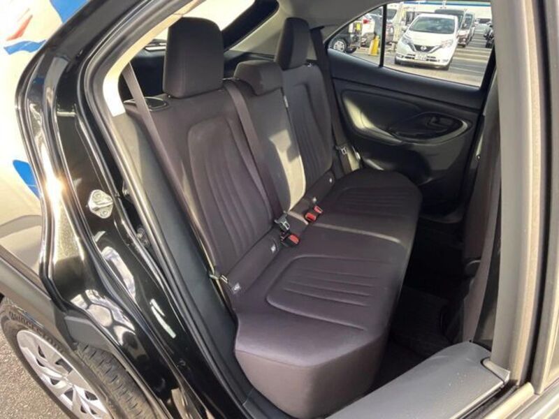 YARIS CROSS