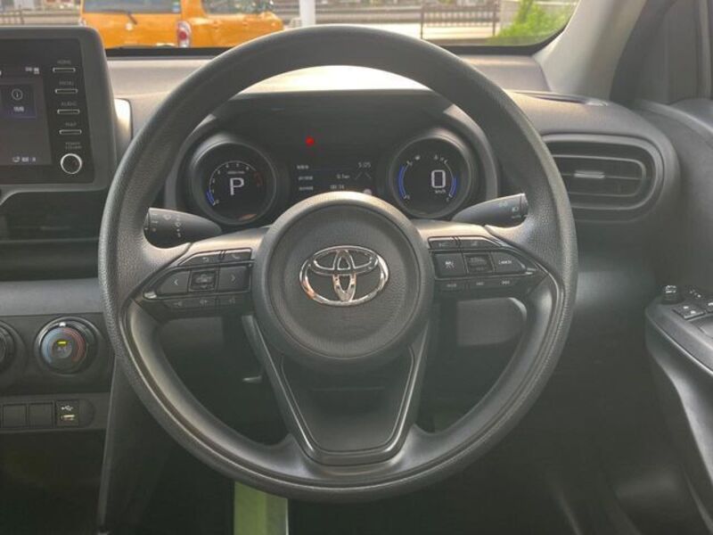 YARIS CROSS