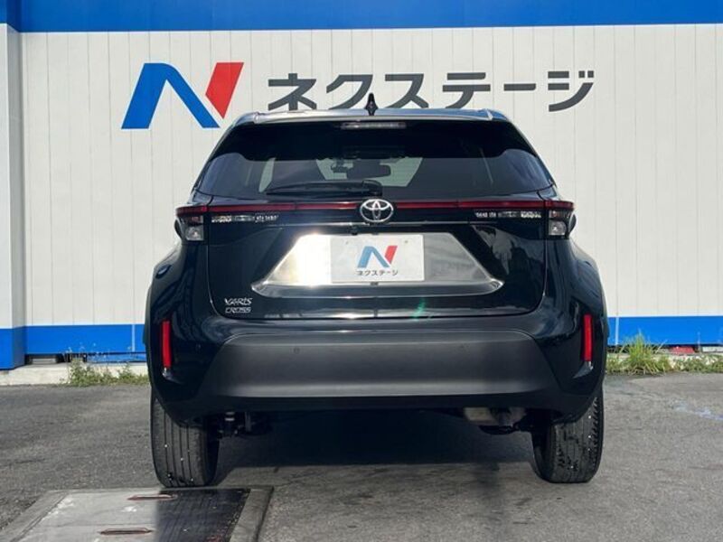 YARIS CROSS