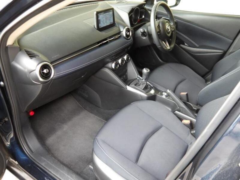 MAZDA2