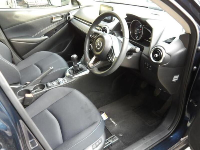 MAZDA2