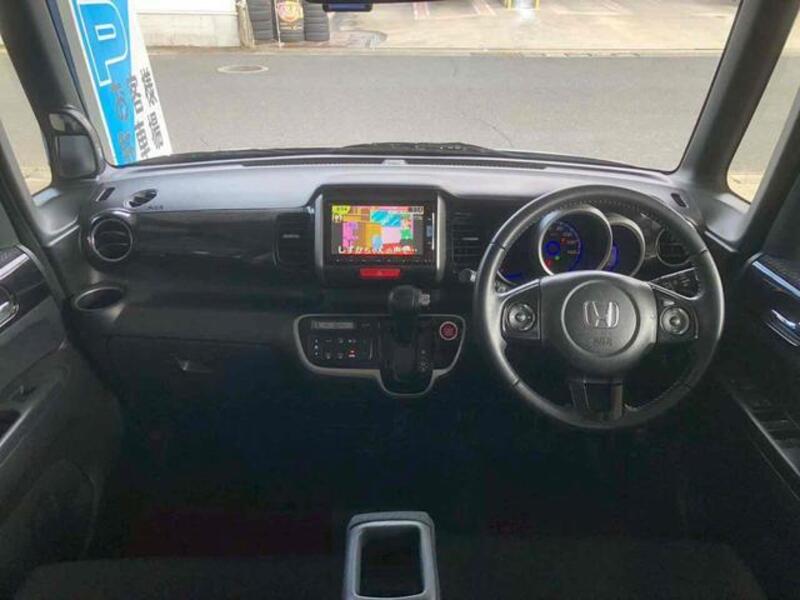 N BOX CUSTOM