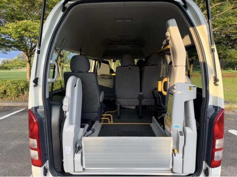 HIACE VAN