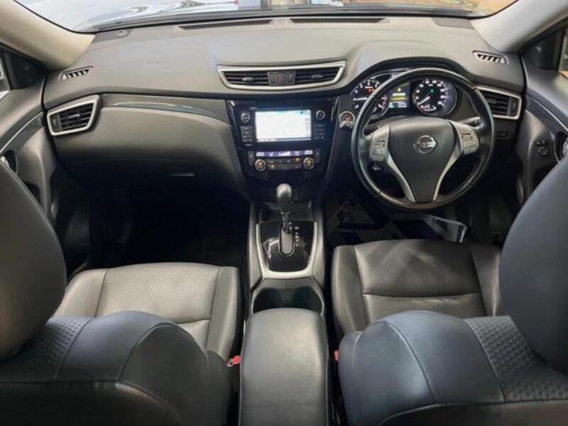 X-TRAIL