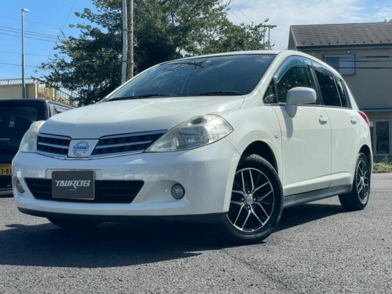 NISSAN TIIDA